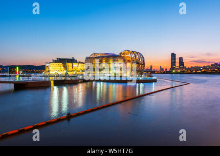 Sonnenuntergang am Han-fluss in Seoul, Südkorea Stockfoto