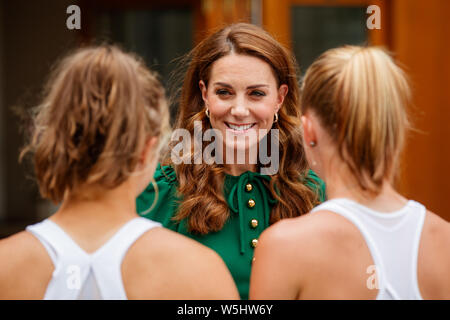 Katharina, Herzogin von Cambridge aka Kate Middleton während der Meisterschaften in Wimbledon 2019. Stockfoto