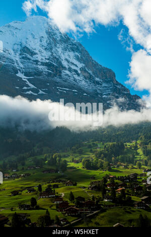 Die Nordwand des Eiger, Grindelwald, Schweiz gesehen. Stockfoto