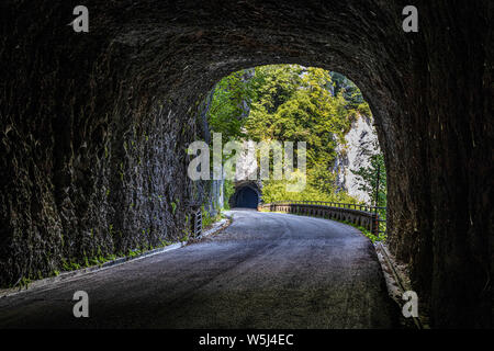 Italien Friaul Val Cellina Barcis - alte Straße der Pordenone - Naturpark der Dolomiten von "Latterie Friulane" Stockfoto