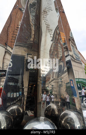 Die Exeter Rätsel Skulptur in der High Street von Künstler Michael Fairfax auf Exeter Buch der Rätsel ca.960. Frühes Beispiel der Angelsächsischen Lyrik Stockfoto