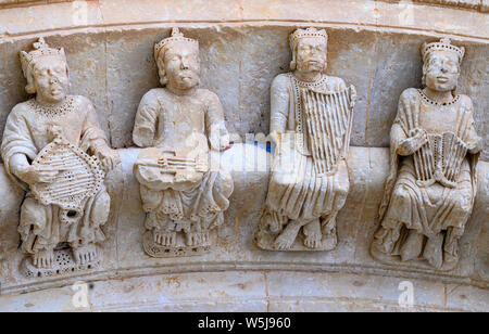 Die geschnitzten Figuren von medeival Musiker auf das 13. Jahrhundert, Romanik, Norden, der Stiftskirche Santa Maria la Mayor, Toro Zamora Provi Stockfoto