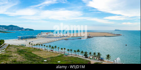 Sanya, Hainan Island, China - 22.06.2019: Neues künstliches Archipel Neben der Phoenix Insel im südöstlichen Teil von Sanya, Hainan, China Stockfoto