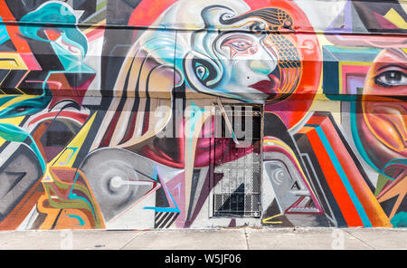 MIAMI, USA - 29. AUGUST 2014: Graffiti Kunst an der Wand im Graffiti Design District Wynwood am 29. August 2014 in Miami, Florida. Stockfoto