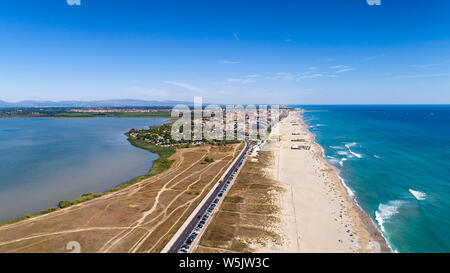 Antenne Panorama von Canet-en-Roussillon in den Pyrenees Orientales Stockfoto