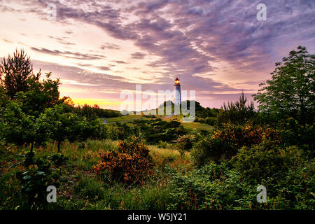 Leuchtturm im Sommer Sonnenuntergang auf der Insel Hiddensee Stockfoto