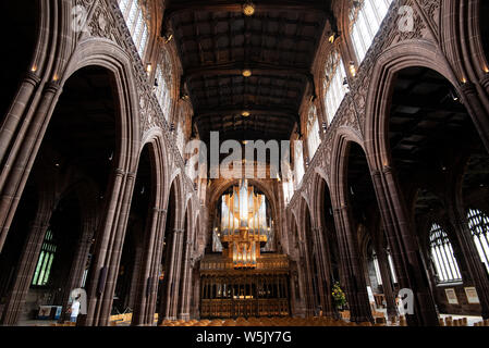 Manchester, Großbritannien, 16. Juli 2019: Innenraum Tempel-anlage Details der berühmten und schönen katholischen Kathedrale von Manchester United Kingdo Stockfoto