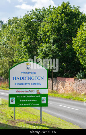 Cala Homes East, Haddington Broschüre Willkommensschild Stockfoto