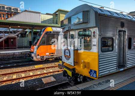 F-Zug am Abschied von S-Set Züge in Sydney, NSW, Australien Stockfoto