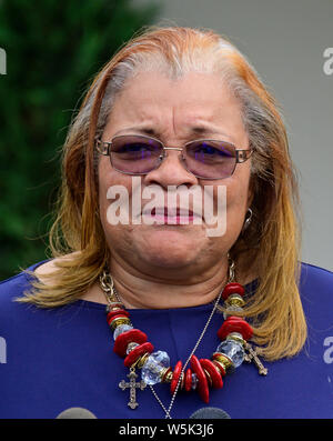 Alveda König spricht zu den Medien nach einem Treffen mit dem Präsidenten der Vereinigten Staaten Donald J. Trumpf im Weißen Haus in Washington, DC am Montag, 29. Juli 2019. Quelle: Ron Sachs/CNP | Verwendung weltweit Stockfoto