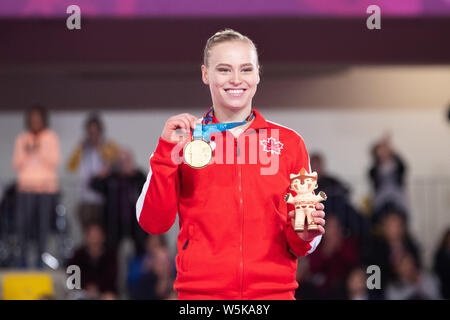 Lima, Peru. 29. Juli, 2019. Ellie Schwarz von Kanada auf dem Podium nach dem Gewinn der Goldmedaille bei den Panamerikanischen Spielen künstlerischen Gymnastik Frauen rund um Finale bei Polideportivo Villa El Salvador in Lima, Peru. Daniel Lea/CSM/Alamy leben Nachrichten Stockfoto