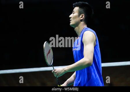 Chen Lange von China reagiert, während gegen Kanta Tsuneyama von Japan konkurrieren in der ersten Runde der Herren Einzeln während der 2019 Badminton Asien C Stockfoto