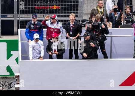 Formel-1-Piloten besuchen die Treiber Parade vor dem Start der Formel 1 Heineken Chinese Grand Prix 2019 auf dem Shanghai International Circuit Stockfoto