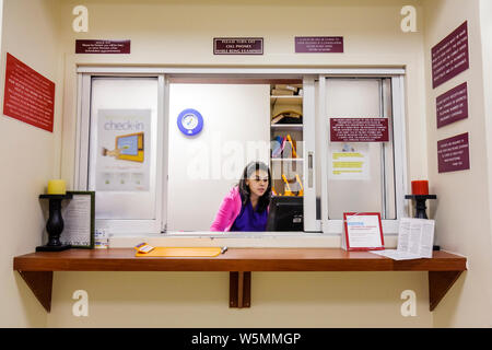Miami Beach, Florida, Mt. Mount Sinai Medical Center, Krankenhaus, Gesundheitswesen, Arztpraxis, Mitarbeiter im Gesundheitswesen, Mitarbeiter, medizinischer Rezeptionist, arbeiten, arbeiten, arbeiten, se Stockfoto