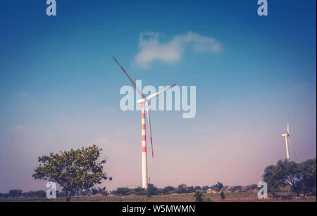 Wind Turbine Power Concept, Vintage in Farbe Stockfoto