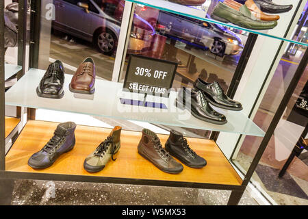 Miami Beach, Florida, Collins Avenue, Kenneth Cole, amerikanischer Designer, Shopping Shopper Shopper Shopper Geschäfte Geschäfte Markt Märkte Marktplatz Kauf Verkauf, Einzelhandel Stockfoto