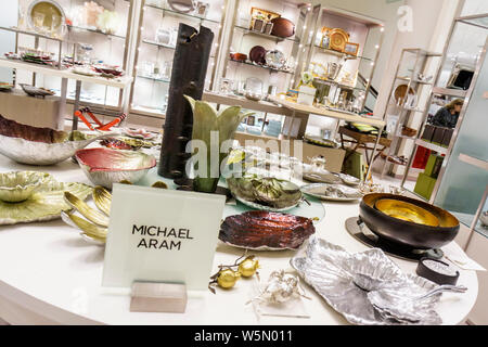 Palm Beach Gardens Florida, The Gardens Mall, Saks Fifth 5th Avenue, luxuriös, gut gekleidet, gehoben, luxuriös, Kaufhaus, Shopping Shopper Shopper Stockfoto