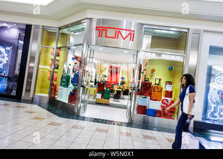 Palm Beach Gardens Florida, The Gardens Mall, Tumi, Geschäft, Geschäfte, Geschäfte, Bezirk, Shopping Shopper Shopper shoppen Geschäfte Markt Märkte Marktplatz buyi Stockfoto