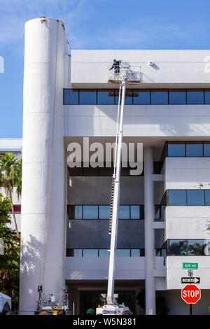 West Palm Beach Florida, Olive Avenue, Bürogebäude, mehrstöckiges Gebäude, Außenfassade, Eingang, Erwachsene Erwachsene Männer Männer, Arbeiter, Arbeiter, arbeiten, arbeiten Stockfoto