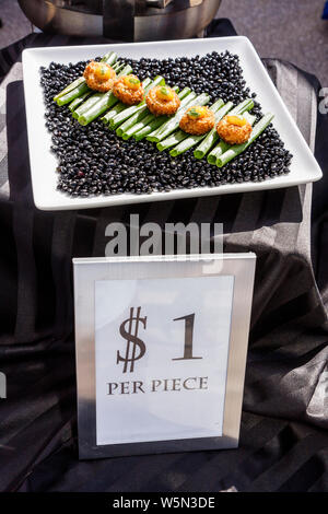 West Palm Beach Florida, Greenmarket, Green Farmers Market, Verkäufer Stände Stand Markt Markt Markt, EuroChefs, Essen, Krabbenkuchen, künstlerische Displ Stockfoto