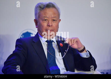 Jin Liqun, Präsident der Asiatischen Infrastruktur Investitionsbank (AIIB), besucht die 'Band & Straße: Gebäude "Road" für die Globalisierung "Sitzung während der B Stockfoto