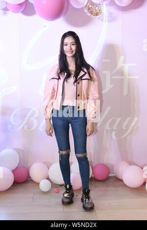 Chinesische Schauspielerin Jelly Lin oder Lin Yun besucht eine Geburtstagsfeier in Shanghai, China, 13. April 2019. Stockfoto