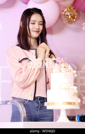 Chinesische Schauspielerin Jelly Lin oder Lin Yun besucht eine Geburtstagsfeier in Shanghai, China, 13. April 2019. Stockfoto