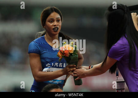 Bahraini Leichtathletik sprinter Salwa Eid Naser feiert nach dem Gewinn der 400 m Frauen während der iaaf Diamond League Shanghai in Shanghai, China, Stockfoto