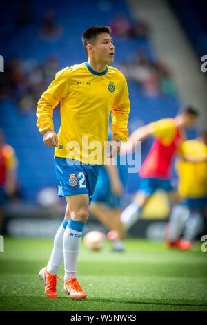 Wu Lei der RCD Espanyol erwärmt, bevor der 38. Runde Spiel gegen Real Sociedad während der Liga Saison 2018-2019 in Barcelona, Spanien, 18. Mai 2019 Stockfoto