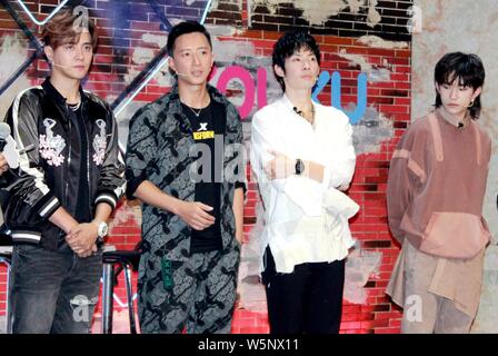 (Von links) Taiwanese Sänger und Schauspieler Berlin Chen, chinesische