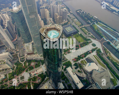 ---- Eine Luftaufnahme der Guangzhou International Finance Center (IFC) und anderen Wolkenkratzer und Hochhäuser der Zhujiang New Town (Pea Stockfoto