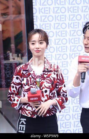 Chinesische Schauspielerin Hu Bingqing besucht eine Werbeveranstaltung für Kenzo in Shanghai, China, 29. Mai 2019. Stockfoto