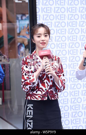 Chinesische Schauspielerin Hu Bingqing besucht eine Werbeveranstaltung für Kenzo in Shanghai, China, 29. Mai 2019. Stockfoto