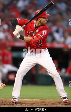 Anaheim, Kalifornien, USA. Juli 29, 2019 - Los Angeles Angels shortstop Andrelton Simmons (2) bas für die Engel während des Spiels zwischen den Detroit Tiger und der Präfektur Aichi im Angel Stadium in Anaheim, CA, (Foto von Peter Joneleit, Cal Sport Media) Stockfoto