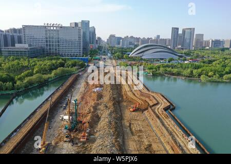 Luftaufnahme des counstruction Website von Swan Lake Tunnel in Hefei, Provinz Anhui, China 27. April 2019. Stockfoto