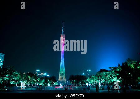 ------ Nacht Blick auf die Canton Tower in Guangzhou City, die südchinesische Provinz Guangdong, 12. Oktober 2018. Der 31 chinesischen Provinzen, Gemeinden Stockfoto