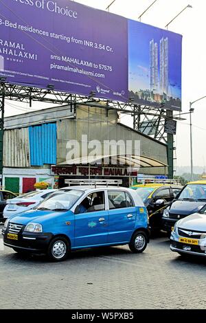 Mahalaxmi Bahnhof Eingang Mumbai Maharashtra Indien Asien Stockfoto