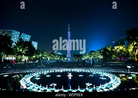 ------ Nacht Blick auf die Canton Tower in Guangzhou City, die südchinesische Provinz Guangdong, 12. Oktober 2018. Der 31 chinesischen Provinzen, Gemeinden Stockfoto