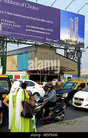 Mahalaxmi Bahnhof Eingang Mumbai Maharashtra Indien Asien Stockfoto