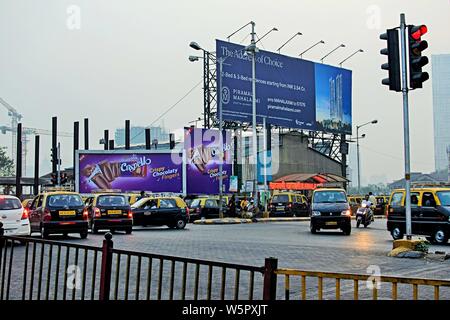 Mahalaxmi Bahnhof Eingang Mumbai Maharashtra Indien Asien Stockfoto