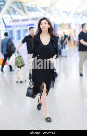 Taiwanesische Schauspielerin Lin Chi-ling kommt an der Beijing Capital International Airpprt vor Abreise in Peking, China, 12. Mai 2019. Stockfoto