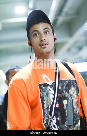 NBA-Star Kyle Kuzma von Los Angeles Lakers kommt an der Shanghai Hongqiao International Airport nach der Landung in Shanghai, China, 12. Juni 2019. Stockfoto