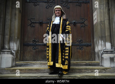 Robert Buckland QC kommt an der Royal Courts of Justice in London für seine Vereidigung Zeremonie als Herrn Bundeskanzler. Stockfoto