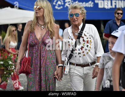 Portofino, Ita. 28. Juli 2019. Rod Stewart und Penny Lancaster im Urlaub in Portofino Credit: Unabhängige Fotoagentur/Alamy leben Nachrichten Stockfoto