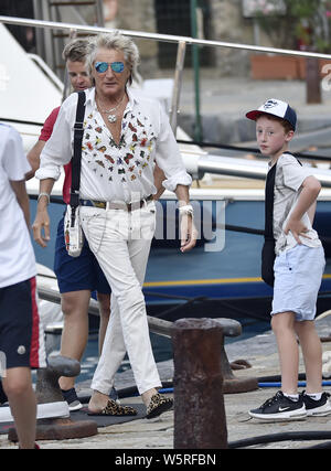 Portofino, Ita. 28. Juli 2019. Rod Stewart und Penny Lancaster im Urlaub in Portofino Credit: Unabhängige Fotoagentur/Alamy leben Nachrichten Stockfoto