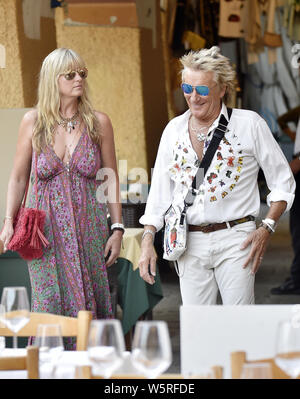 Portofino, Ita. 28. Juli 2019. Rod Stewart und Penny Lancaster im Urlaub in Portofino Credit: Unabhängige Fotoagentur/Alamy leben Nachrichten Stockfoto