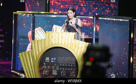 Hong Kong Schauspielerin Carman Lee nimmt an der China Film Channel Medien Einheit Preisverleihung der 22. Shanghai International Film Festival (SIFF 20. Stockfoto