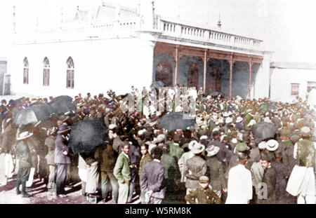 Masse Sitzungen außerhalb der Hamidia Moschee in Johannesburg, Südafrika, 16. August 1908 Stockfoto