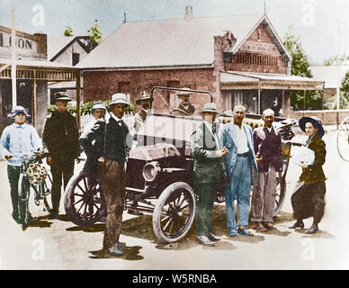 Mahatma Gandhi mit Dr. Hermann Kallenbach und Sekretärin Sonia Schlesin Südafrika 6. November 1913 Stockfoto