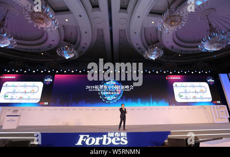 Zhang Wen, Präsident von SenseTime, spricht während der 2019 Forbes China Innovation Summit in Chengdu, Provinz Sichuan im Südwesten Chinas, 11. Juni Stockfoto